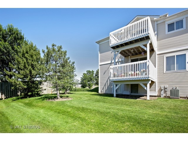990 Mesa Dr, Elgin, IL 60123 photo 16