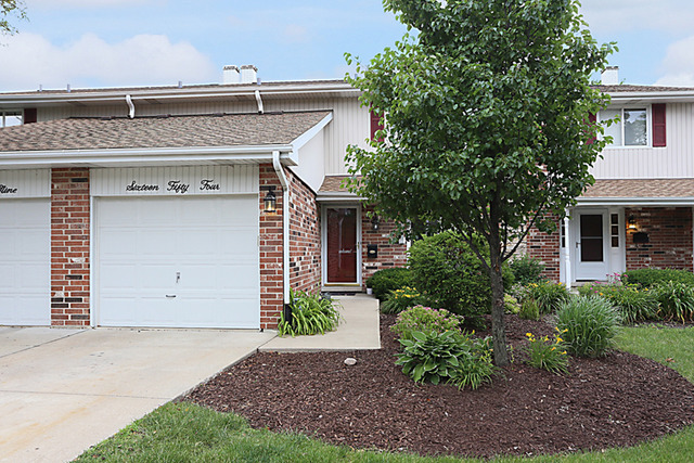 1654 Darwin Ct, Wheaton, IL 60189 photo 1