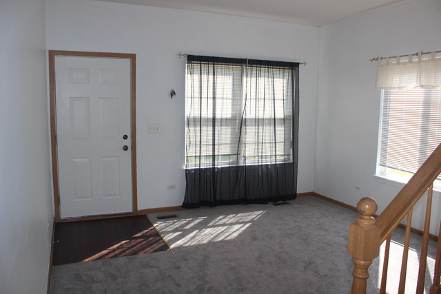 2834 Sun Valley Dr, Plainfield, IL 60586 photo 2