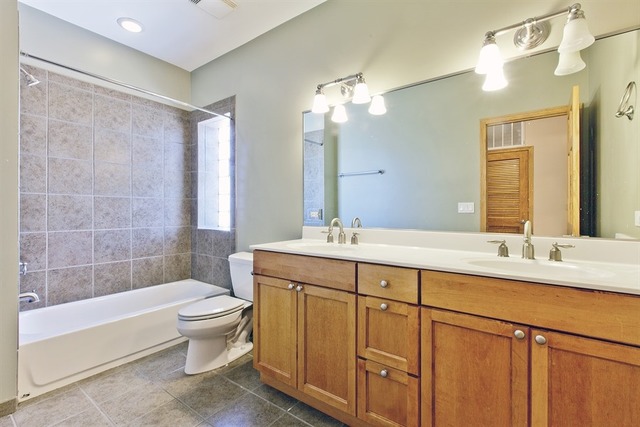 2828 S Lock St, Chicago, IL 60608 photo 17