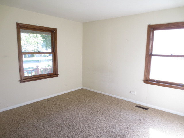 2211 Oak Ln, Rolling Meadows, IL 60008 photo 8