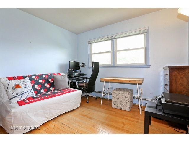 8850 Robin Dr, Des Plaines, IL 60016 photo 7