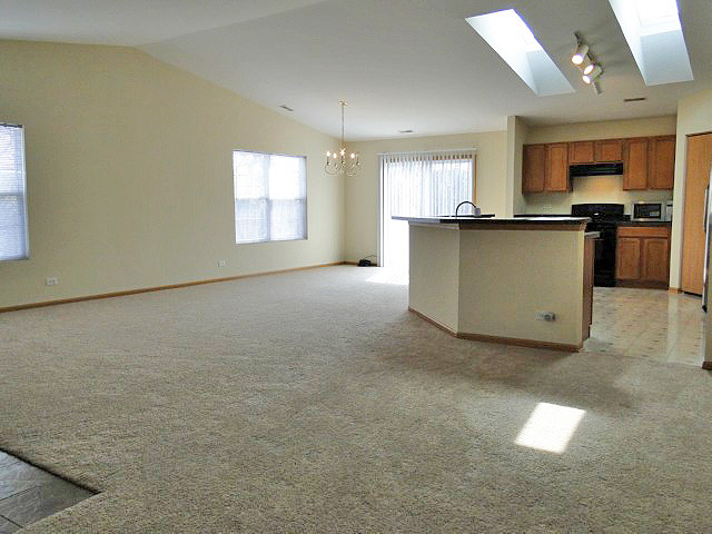 1585 Millbrook Dr, Algonquin, IL 60102 photo 3