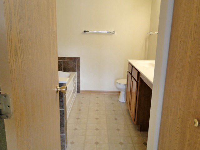 1585 Millbrook Dr, Algonquin, IL 60102 photo 10