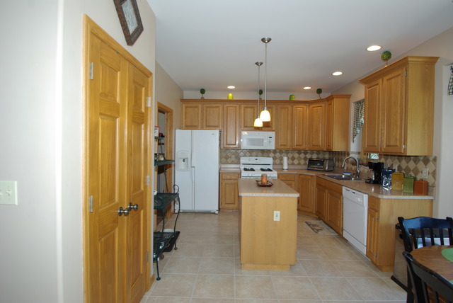 7998 Joy Ln, Roscoe, IL 61073 photo 4
