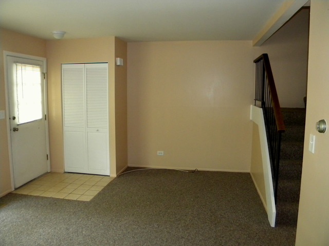 32 Timber Ter, Cary, IL 60013 photo 2