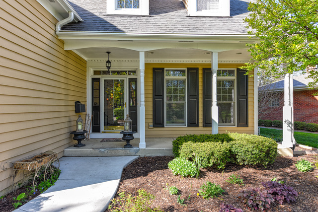 1611 E Illinois St, Wheaton, IL 60187 photo 2