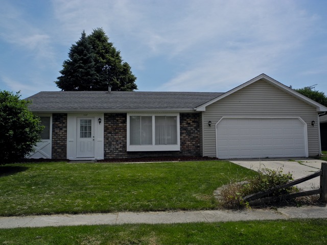 1361 Corley Dr, Elgin, IL 60120 photo 1