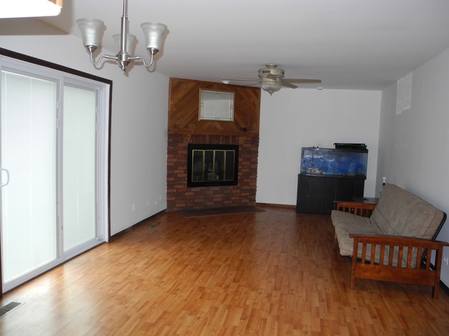 1361 Corley Dr, Elgin, IL 60120 photo 7