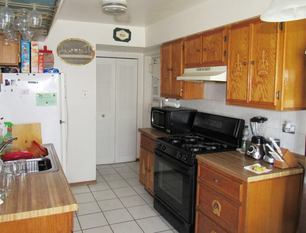 688 Drae Ct #2, Wheeling, IL 60090 photo 2