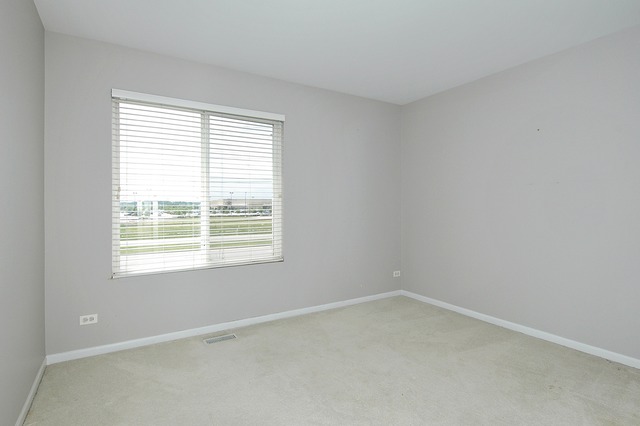 1124 Delta Dr, Elgin, IL 60123 photo 8