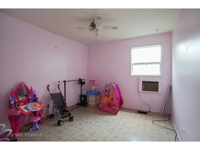 2410 Kirchoff Rd, Rolling Meadows, IL 60008 photo 7