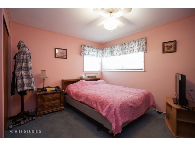2410 Kirchoff Rd, Rolling Meadows, IL 60008 photo 6