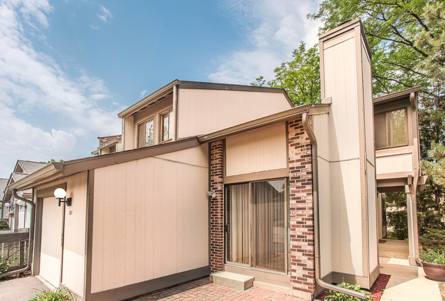 101 Newcastle Ct, Rolling Meadows, IL 60008 photo 1