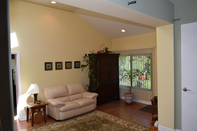 981 E Walnut Ave, Des Plaines, IL 60016 photo 7