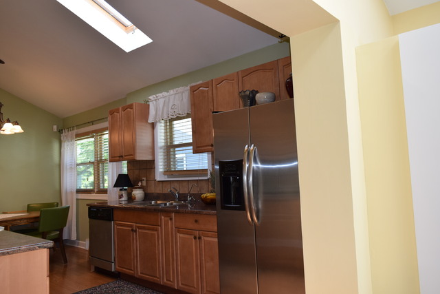 981 E Walnut Ave, Des Plaines, IL 60016 photo 5