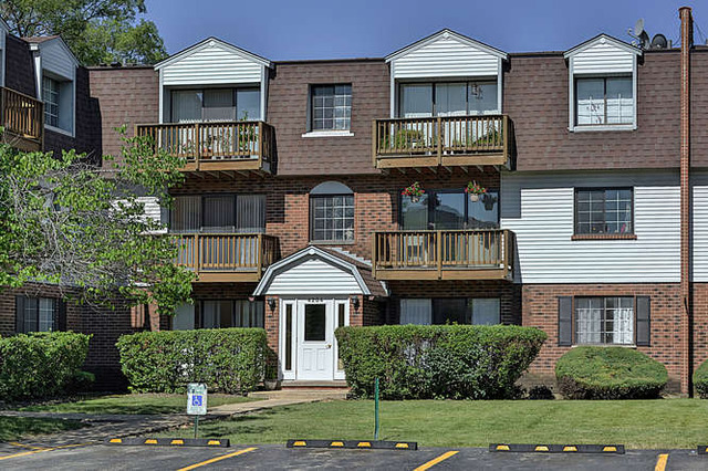 4204 Central Rd #2B, Glenview, IL 60025 photo 1