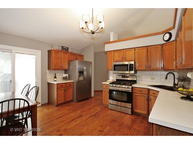 10516 Oconnell Ave, Mokena, IL 60448 photo 3