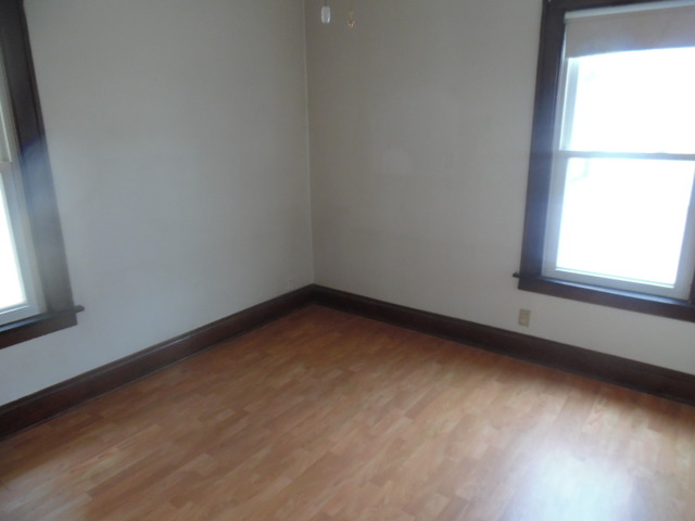 413 Watson St, Aurora, IL 60505 photo 9