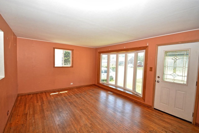 7541 Beloit Ave, Bridgeview, IL 60455 photo 3
