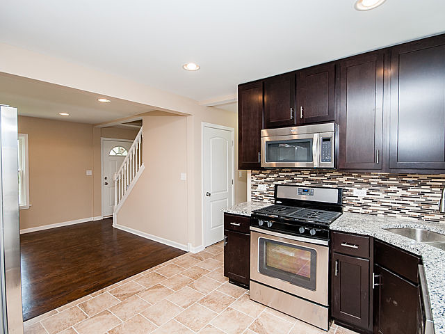 233 E 141st Pl, Dolton, IL 60419 photo 4
