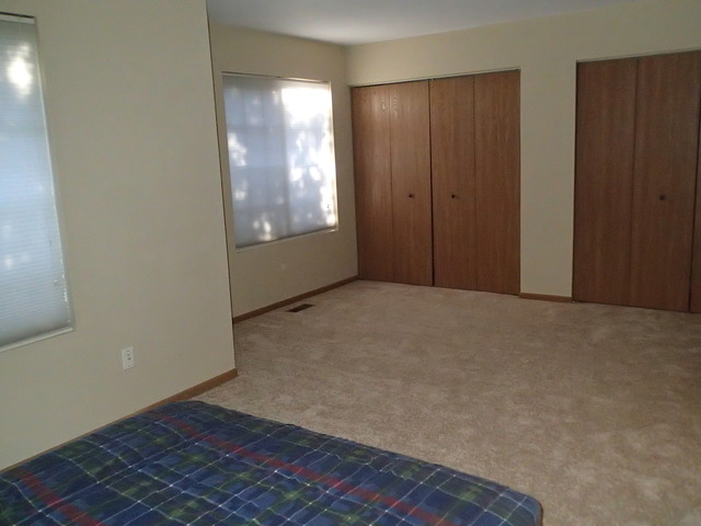 2146 Colorado Ave, Elgin, IL 60123 photo 3