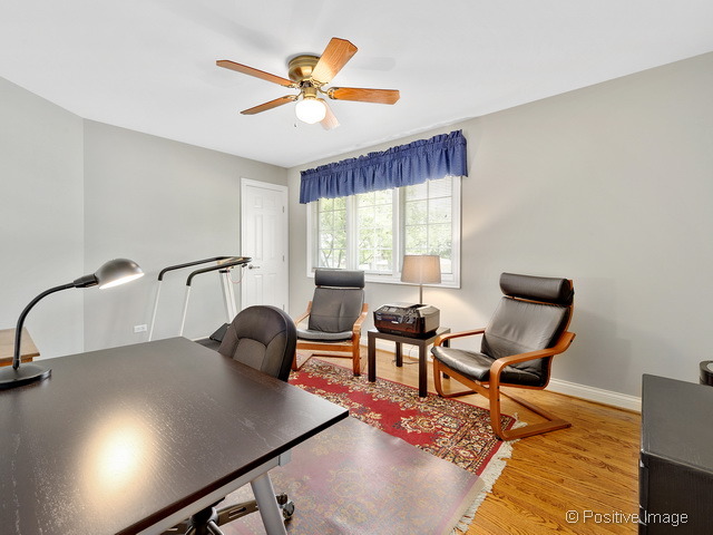 7717 Appletree Ln, Willowbrook, IL 60527 photo 17