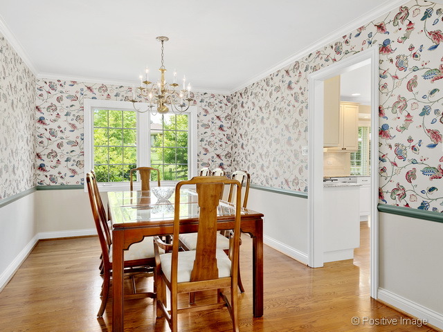 7717 Appletree Ln, Willowbrook, IL 60527 photo 7