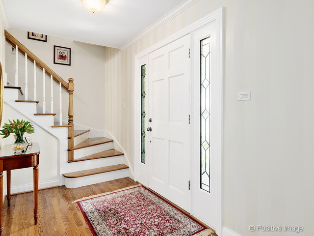 7717 Appletree Ln, Willowbrook, IL 60527 photo 4