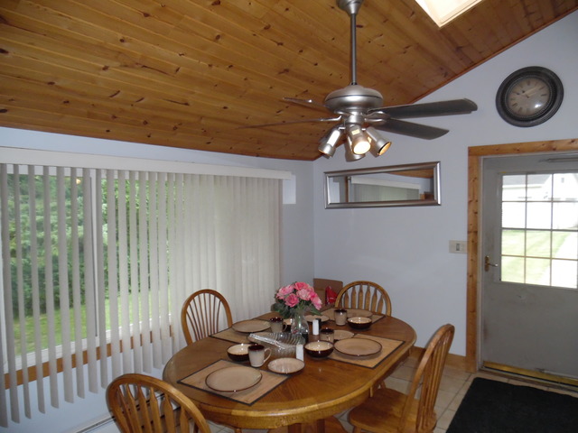 312 Nippersink Dr, Mchenry, IL 60050 photo 4