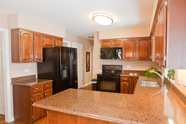 1394 Deep Run Rd, Naperville, IL 60540 photo 4