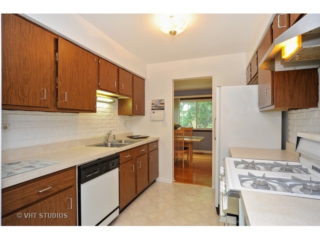 1580 Tahoe Circle Dr, Wheeling, IL 60090 photo 4