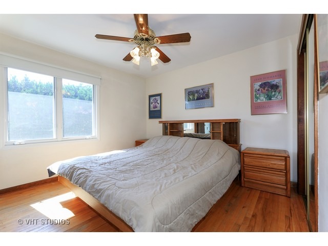 1310 E Thayer St, Mount Prospect, IL 60056 photo 9