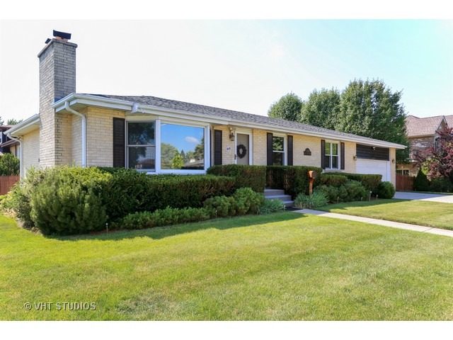 1310 E Thayer St, Mount Prospect, IL 60056 photo 1