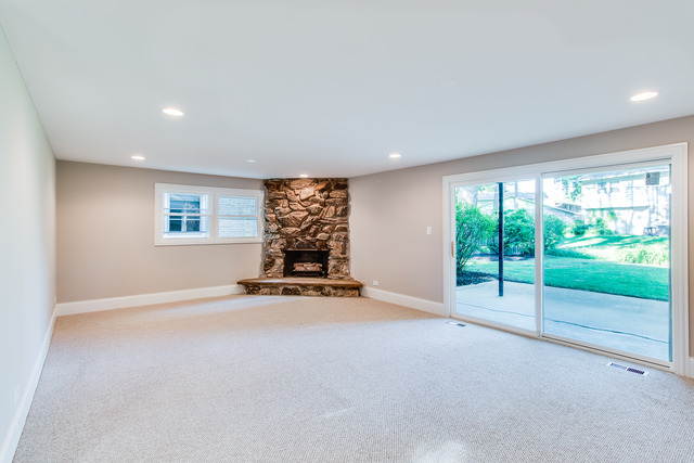 301 Bennett Ln, Des Plaines, IL 60016 photo 21