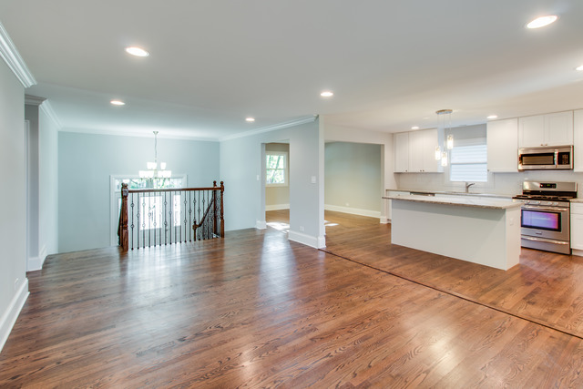 301 Bennett Ln, Des Plaines, IL 60016 photo 4