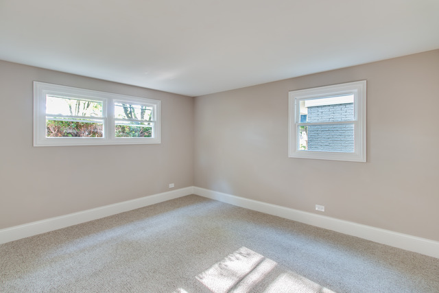 301 Bennett Ln, Des Plaines, IL 60016 photo 22