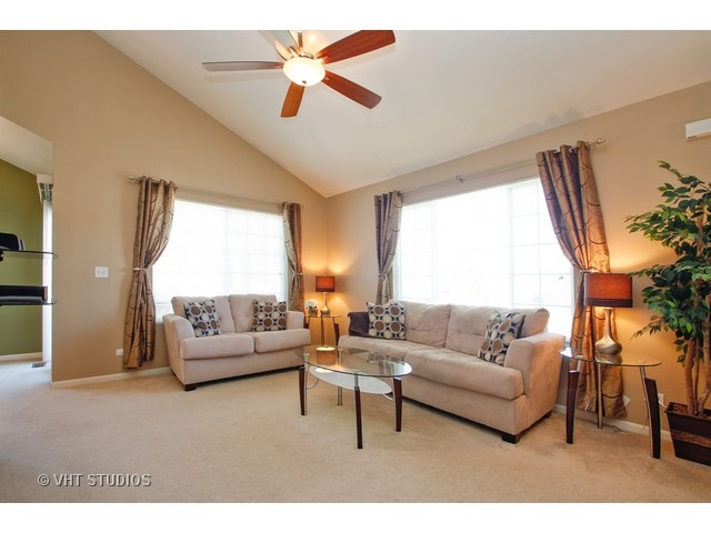 2010 Concord Dr, Mchenry, IL 60050 photo 6
