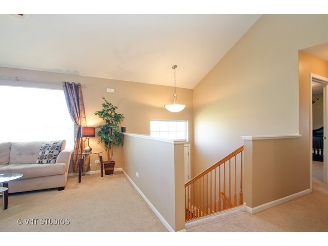 2010 Concord Dr, Mchenry, IL 60050 photo 2