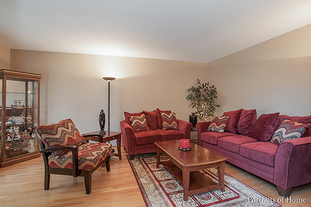 710 E Catalpa St, Addison, IL 60101 photo 8