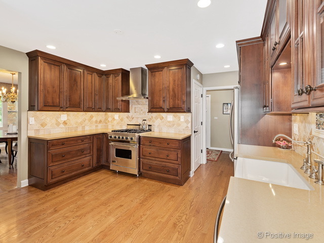 201 E Thompson Dr, Wheaton, IL 60189 photo 9