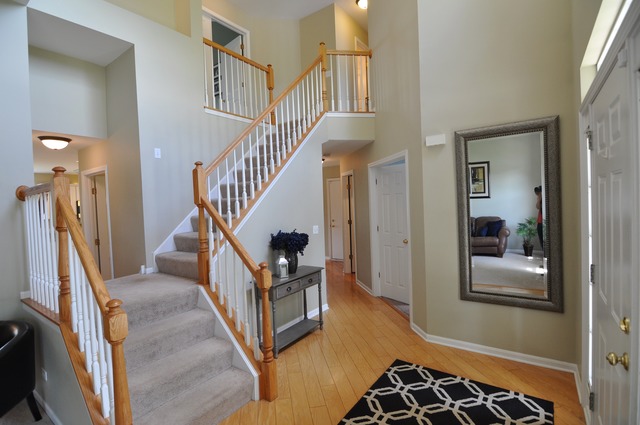 2216 Beaumont Ct, Aurora, IL 60502 photo 2