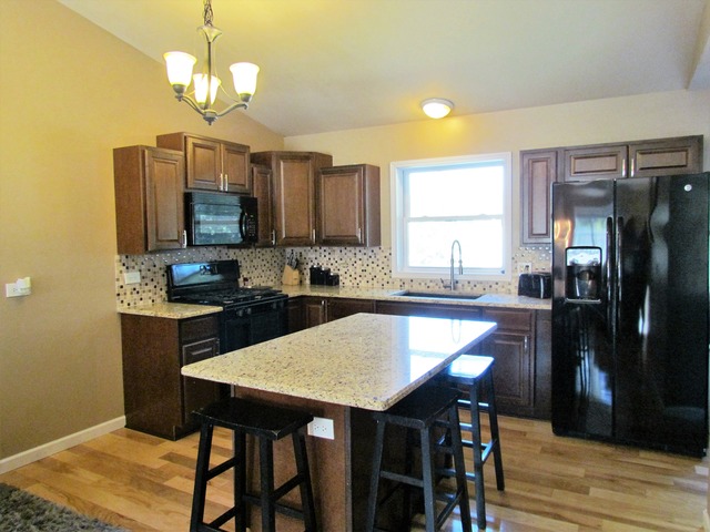 313 Washington St, Ingleside, IL 60041 photo 4