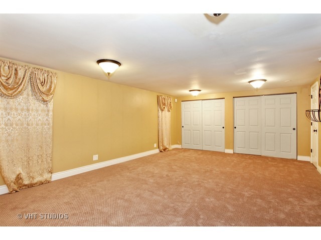 225 Mayfair Dr, Aurora, IL 60504 photo 13