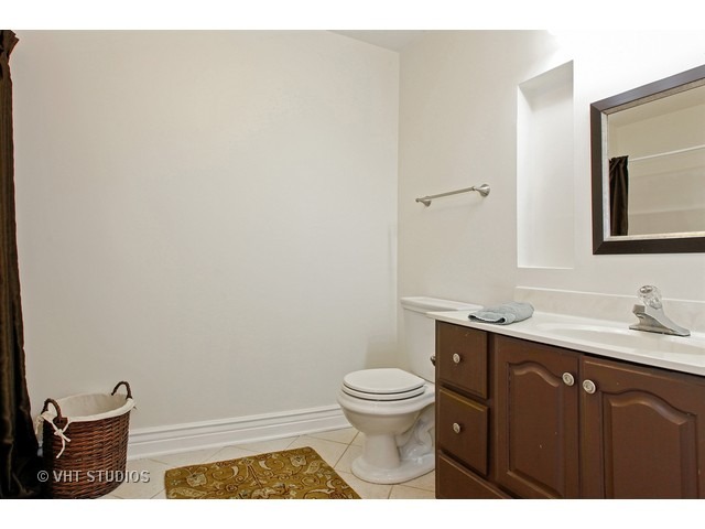 225 Mayfair Dr, Aurora, IL 60504 photo 21