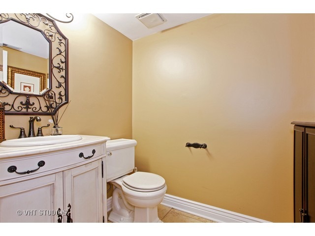 225 Mayfair Dr, Aurora, IL 60504 photo 19