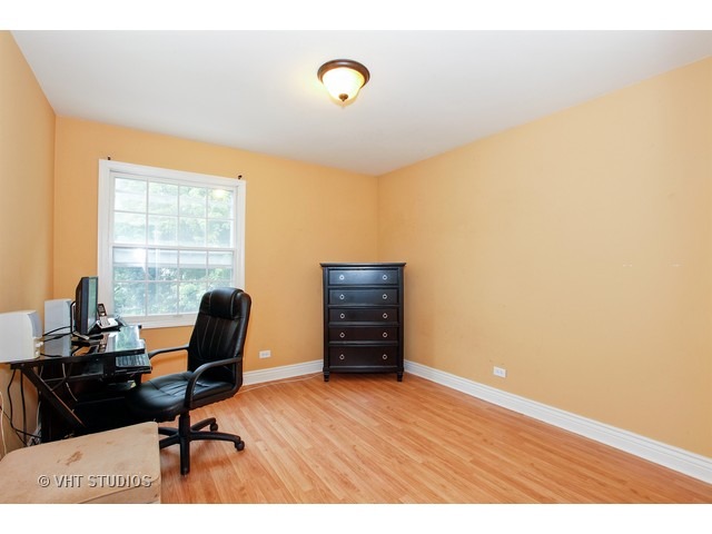 225 Mayfair Dr, Aurora, IL 60504 photo 18