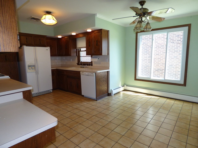 186 E Crestview Ave, Elmhurst, IL 60126 photo 5