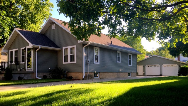 523 Cornell St, Ottawa, IL 61350 photo 2