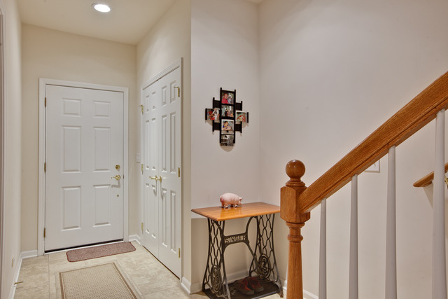 143 River Walk Ct, Elgin, IL 60120 photo 3